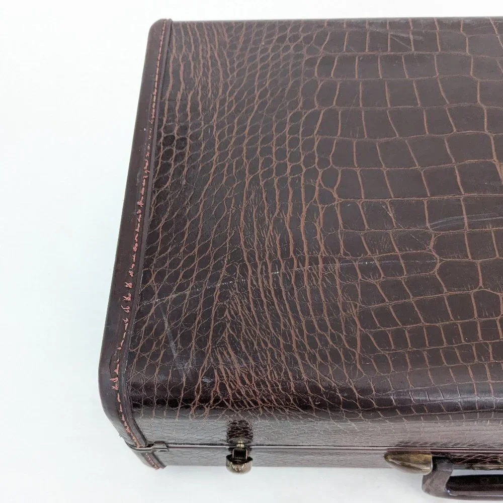 💼 Vintage Shwayder Brothers Faux Alligator Suitcase - 13 inches 💼